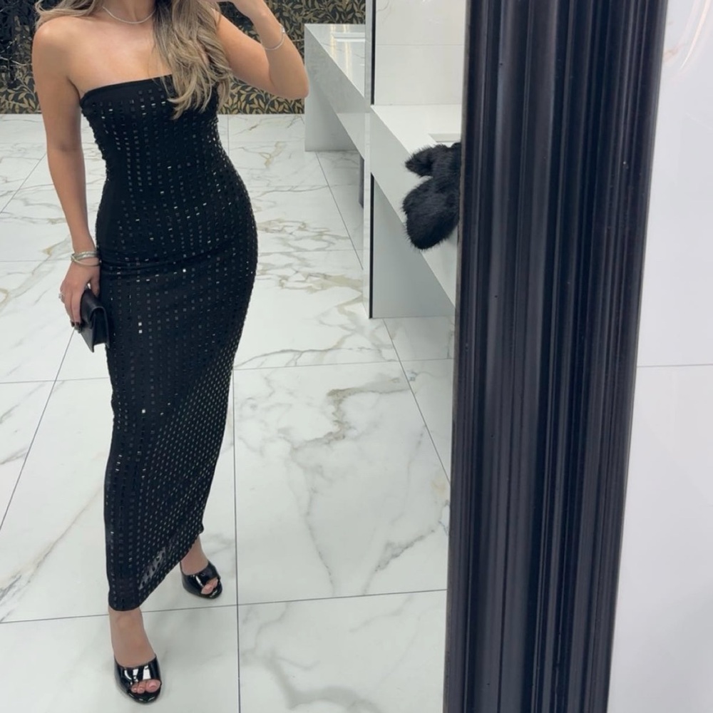 Fashion Nova Black Strapless Backless Dress